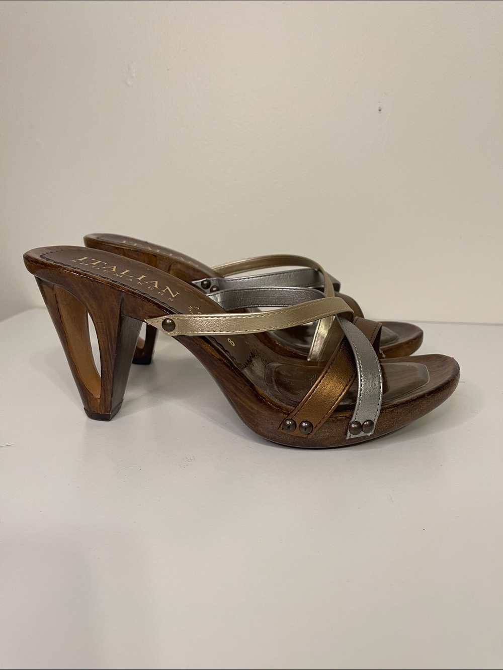 Italian Shoe Makers Brown Size 8 Wood Heel Strappy Sandals Bronze, Gold, Silver